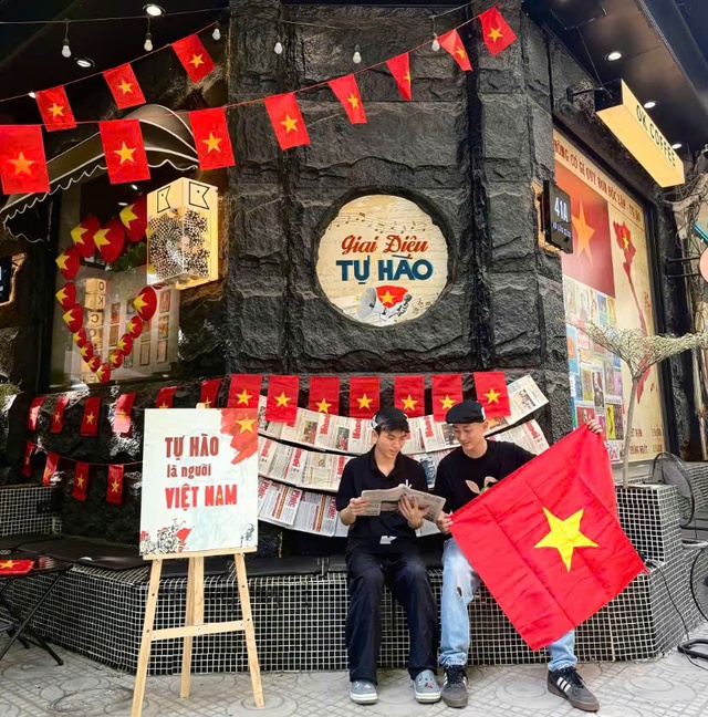Giới trẻ 'săn' tọa độ cực chất xem diễu binh, bắn pháo hoa - Ảnh 1. Giới trẻ 'săn' tọa độ cực chất xem diễu binh, bắn pháo hoa - Ảnh 1.