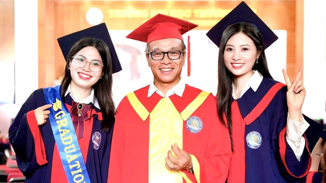 Điểm chuẩn Trường ĐH Thương mại 2025: Ngành cao nhất gần 28 điểm - Ảnh 1.