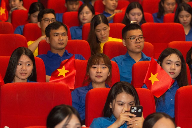 Cựu binh trận thành cổ: 'Mưa đỏ làm tôi nhớ đồng đội và ký ức xưa'- Ảnh 3.
