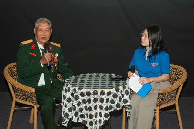Cựu binh trận thành cổ: 'Mưa đỏ làm tôi nhớ đồng đội và ký ức xưa'- Ảnh 2.