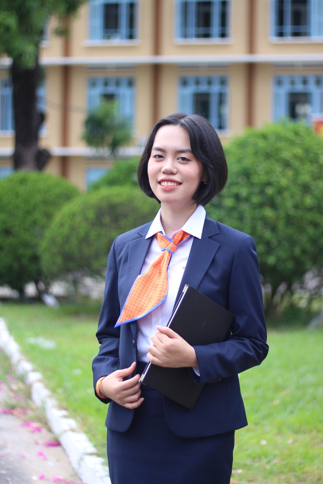 Nữ sinh xuất sắc nhận 6 học bổng du học trị giá 2 tỉ đồng - Ảnh 2.