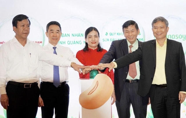 Chương trình sữa đậu nành tại Quảng Ngãi hỗ trợ học sinh tiểu học - Ảnh 1.