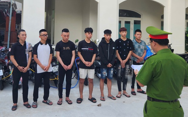 Đà Nẵng: Nhóm côn đồ đánh nhầm người đi đường đến mù mắt vì... chai bia- Ảnh 1. Đà Nẵng: Nhóm côn đồ đánh nhầm người đi đường đến mù mắt vì... chai bia- Ảnh 1.