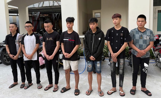 Đà Nẵng: Nhóm côn đồ đánh nhầm người đi đường đến mù mắt vì... chai bia- Ảnh 2. Đà Nẵng: Nhóm côn đồ đánh nhầm người đi đường đến mù mắt vì... chai bia- Ảnh 2.