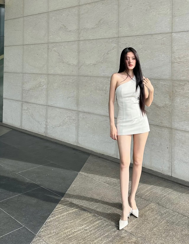 Tôn dáng thanh thoát với giày cao gót mũi nhọn- Ảnh 3.