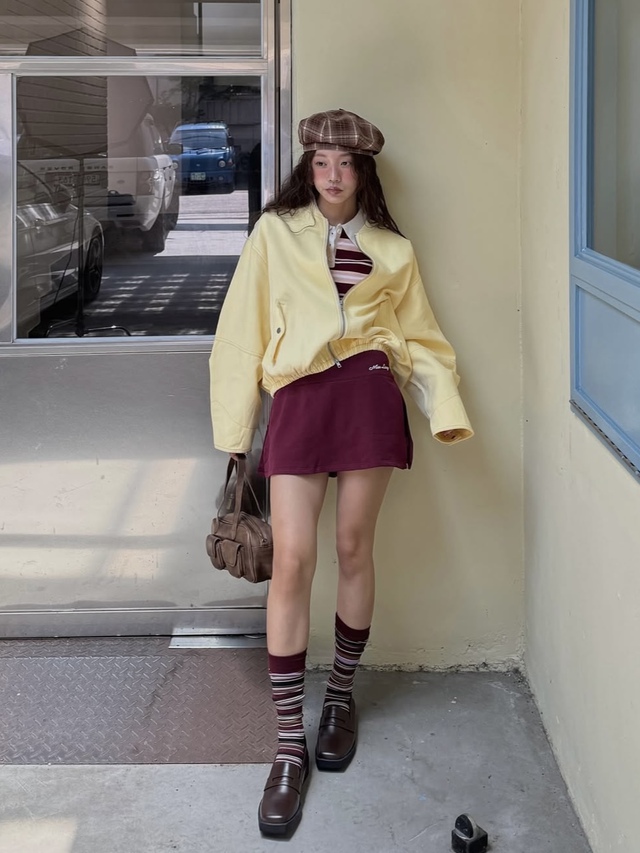 Áo bomber là lựa chọn năng động cho những ngày xuống phố- Ảnh 4. Áo bomber là lựa chọn năng động cho những ngày xuống phố- Ảnh 4.