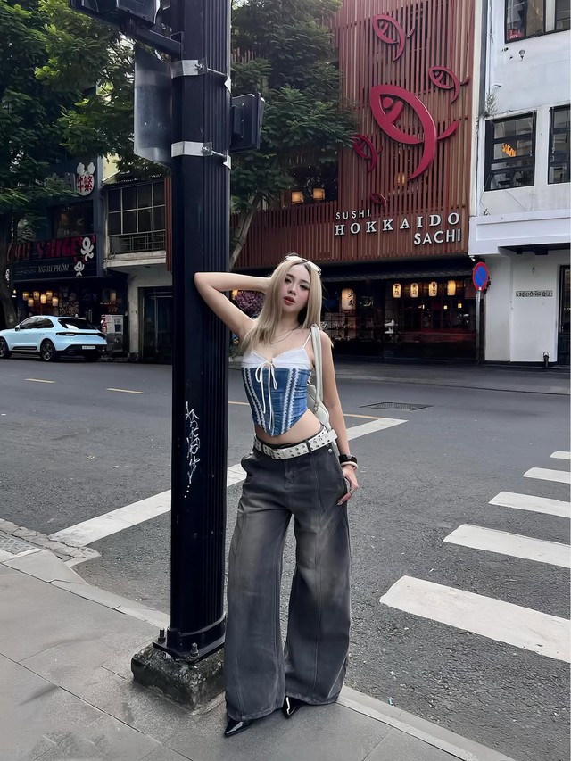 Tôn dáng thanh thoát với giày cao gót mũi nhọn- Ảnh 5.