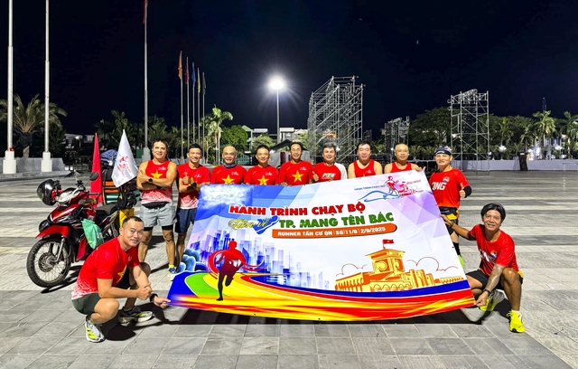 Chạy bộ 800 km về th&agrave;nh phố mang t&ecirc;n B&aacute;c: H&agrave;nh tr&igrave;nh chinh phục bản th&acirc;n- Ảnh 1.