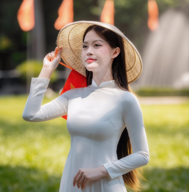 Chủ đề chụp ảnh yêu nước được ưa chuộng, thợ chụp ‘chạy sô’ kiếm tiền triệu - Ảnh 8.