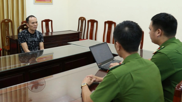Tạm giữ hình sự người đàn ông đạp vào bụng điều dưỡng tại Ninh Bình - Ảnh 1. Tạm giữ hình sự người đàn ông đạp vào bụng điều dưỡng tại Ninh Bình - Ảnh 1.