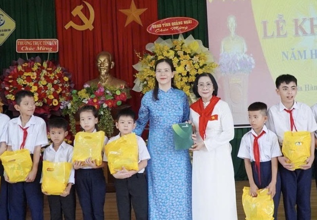 Trung tâm Võ Hồng Sơn khởi động năm học mới đầy hứa hẹn - Ảnh 3. Trung tâm Võ Hồng Sơn khởi động năm học mới đầy hứa hẹn - Ảnh 3.