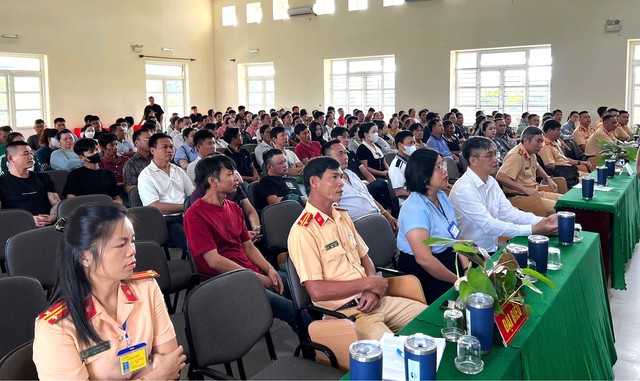 Sát hạch lái xe cho hơn 700 người dân đặc khu Côn Đảo TP.HCM - Ảnh 2.