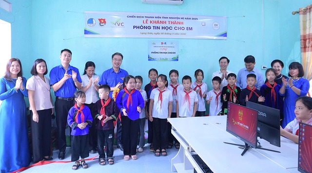 Công chức trẻ lan tỏa tinh thần tình nguyện từ vùng biên - Ảnh 1.