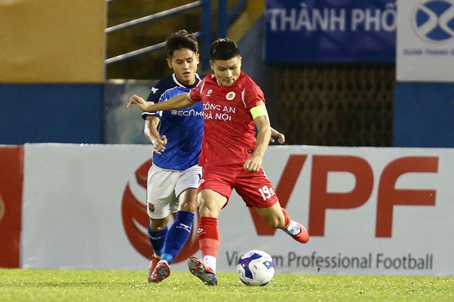 CLB Công an Hà Nội quay lại tốp đầu, V-League sớm ganh đua quyết liệt- Ảnh 1.