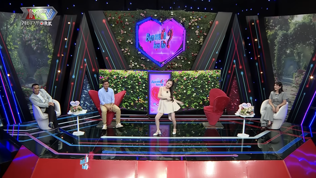 Hot girl văn ph&ograve;ng 'đốn tim' ch&agrave;ng trai bằng điệu nhảy cuốn h&uacute;t tr&ecirc;n show hẹn h&ograve; - Ảnh 4.