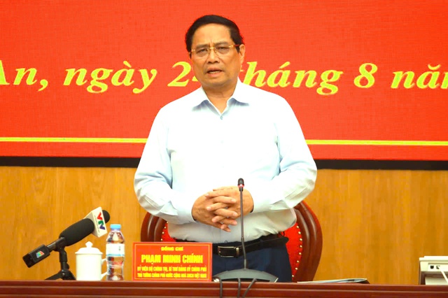Thủ tướng Phạm Minh Chính chỉ huy ứng phó bão số 5 - Ảnh 1.