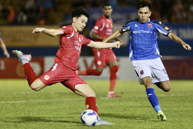 Bảng xếp hạng V-League mới nhất: CLB CAHN lên tốp 2, 'sốc' với vị trí của Ninh Bình- Ảnh 1.