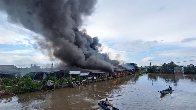 Giữ khẩn cấp nghi phạm g&acirc;y ra vụ ch&aacute;y chợ Thanh T&ugrave;ng  - Ảnh 1.