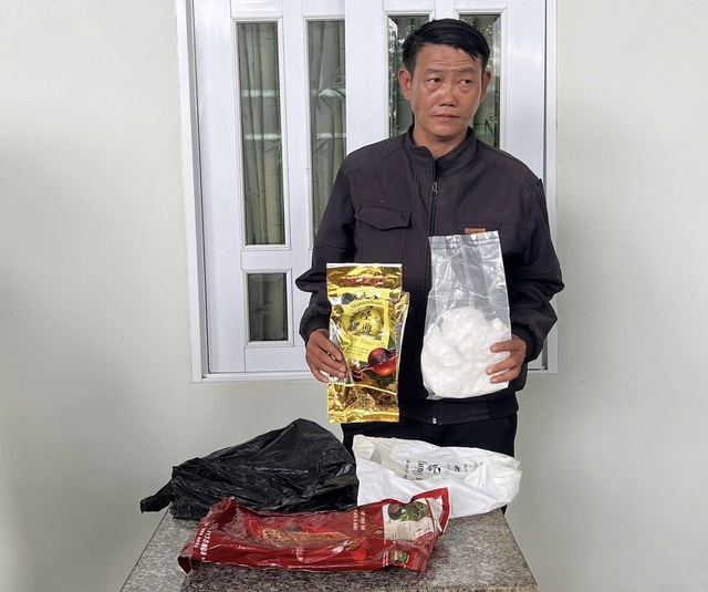 Bán ma túy cho một nước ngoài, bị bắt- Ảnh 1. Bán ma túy cho một nước ngoài, bị bắt- Ảnh 1.