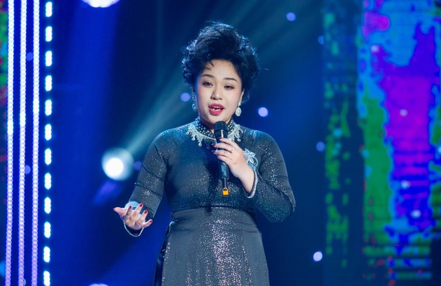 Cô gái 23 tuổi gây chú ý vì hát giống danh ca Phương Dung là ai?- Ảnh 1. Cô gái 23 tuổi gây chú ý vì hát giống danh ca Phương Dung là ai?- Ảnh 1.
