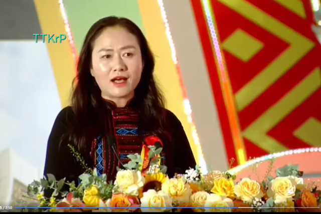 Nữ bí thư xã livestream bán sầu riêng giúp dân: 'Không bán hàng để làm giàu'- Ảnh 1. Nữ bí thư xã livestream bán sầu riêng giúp dân: 'Không bán hàng để làm giàu'- Ảnh 1.