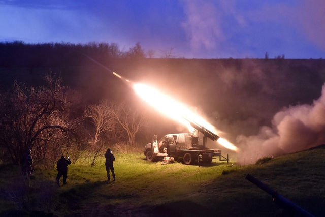 Mỹ b&aacute;n t&ecirc;n lửa tầm xa cho Ukraine? - Ảnh 1.