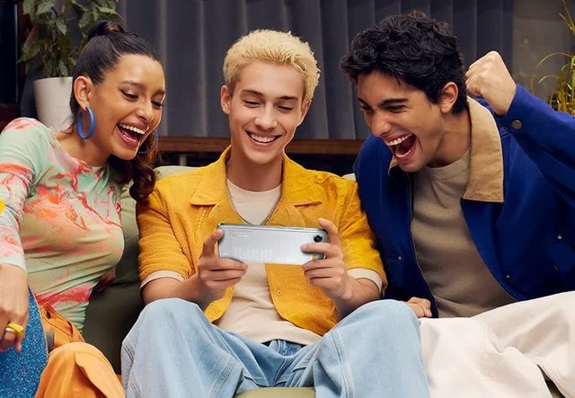 Realme chuẩn bị g&acirc;y sốc với smartphone pin 15.000 mAh - Ảnh 1.