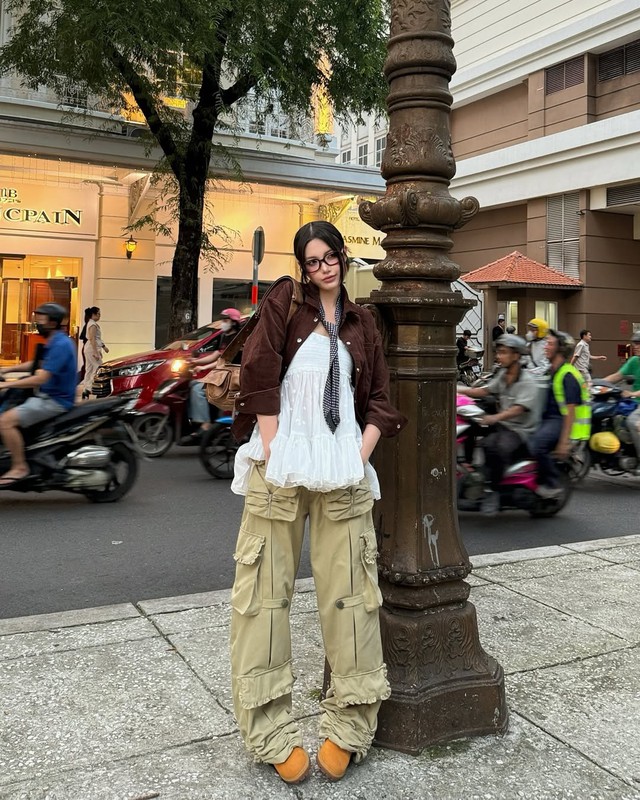 'Ghi điểm' cùng phong cách đơn giản với cà vạt nữ - Ảnh 4.