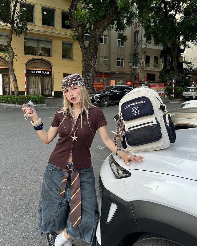 'Ghi điểm' cùng phong cách đơn giản với cà vạt nữ - Ảnh 8.