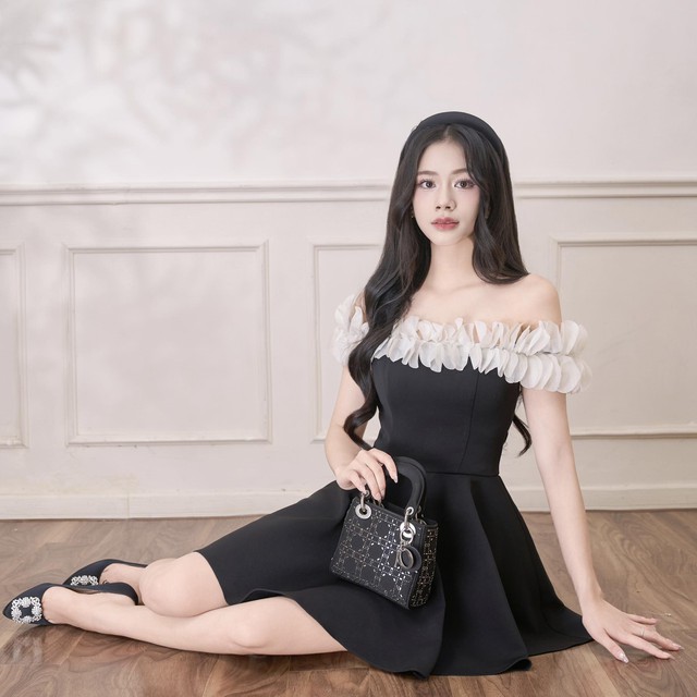 Những lý do khiến váy ngắn trở thành biểu tượng của sự tự do và nữ tính - Ảnh 4.