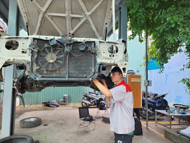 Cơ hội việc làm có hẹp cho sinh viên mới ra trường? - Ảnh 2.