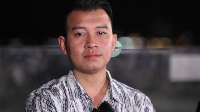 Chia tay kh&aacute;n giả 'Bố ơi m&igrave;nh đi đ&acirc;u thế?' trong nước mắt - Ảnh 1.