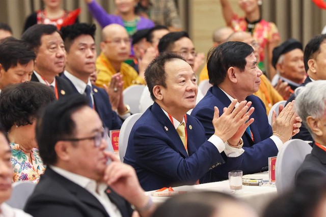 Doanh nh&acirc;n Đỗ Quang Hiển được vinh danh th&agrave;nh t&iacute;ch xuất sắc đ&oacute;ng g&oacute;p cho cộng đồng - Ảnh 3.