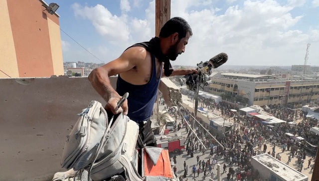 Thủ tướng Israel 'lấy làm tiếc' vụ tấn công bệnh viện Gaza làm chết nhiều nhà báo - Ảnh 1.