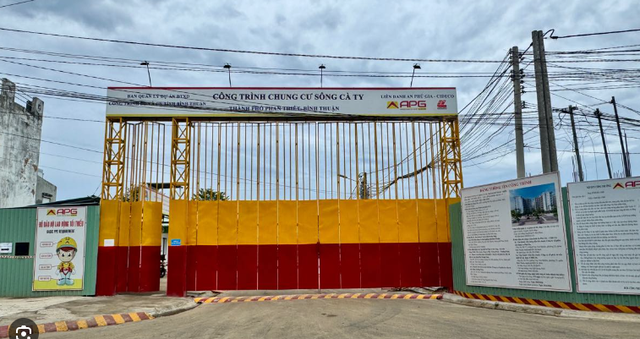 Lâm Đồng: Có nhà dân trong vùng dự án 'sập tới nơi' nhưng không được sửa chữa- Ảnh 1. Lâm Đồng: Có nhà dân trong vùng dự án 'sập tới nơi' nhưng không được sửa chữa- Ảnh 1.