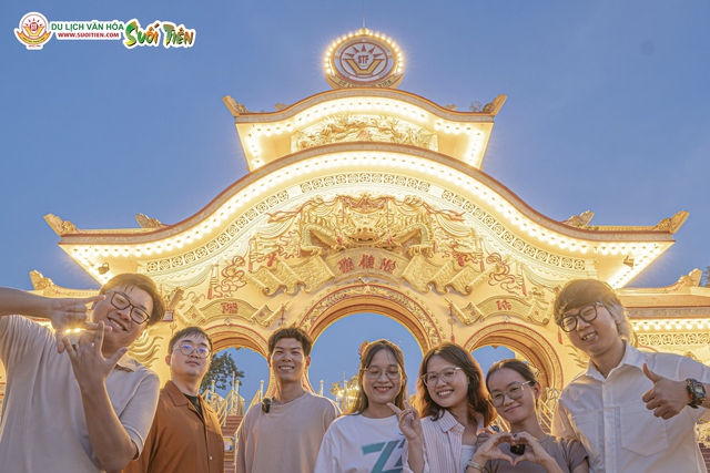 Suối Ti&ecirc;n mở cửa đ&ecirc;m lễ 2.9 - Thỏa đam m&ecirc;, trải nghiệm bất tận - Ảnh 1.