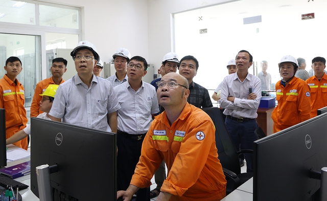 Hệ thống truyền tải điện quốc gia được đảm bảo an toàn sau bão số 5 - Ảnh 3.