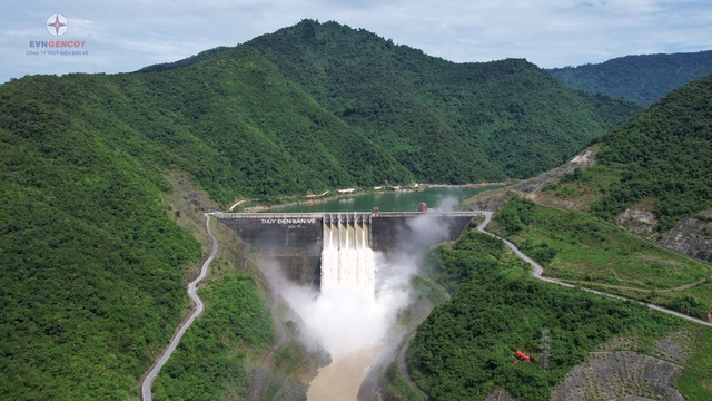 Thủy điện Bản Vẽ chủ động cắt giảm lũ, bảo vệ an toàn hạ du - Ảnh 3. Thủy điện Bản Vẽ chủ động cắt giảm lũ, bảo vệ an toàn hạ du - Ảnh 3.