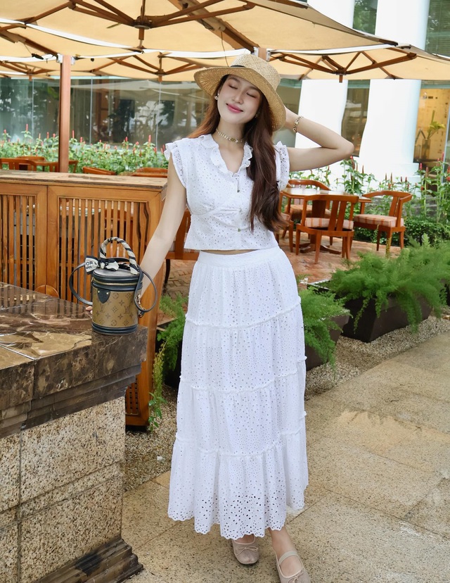 'Đốn tim' người đối diện với váy áo bèo nhún chuẩn nàng thơ - Ảnh 3.