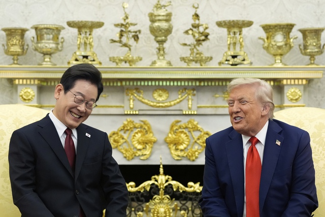 Ông Trump có 'đòn phủ đầu' tổng thống Hàn Quốc, nói là hiểu lầm - Ảnh 1.