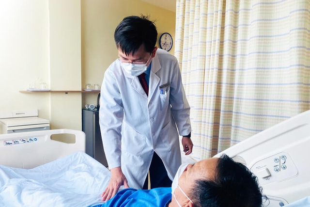 Đang ăn chè, đau quặn bụng, vào bệnh viện khám phát hiện ung thư thận - Ảnh 1.