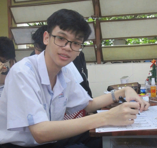Các thủ khoa toàn quốc chọn học ngành gì, trường nào?
