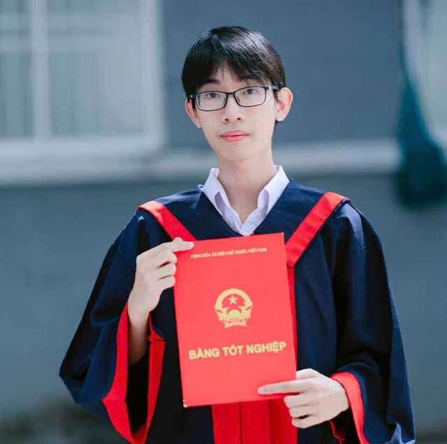 Các thủ khoa toàn quốc chọn ngành nào và định hướng tương lai ra sao? - Ảnh 4.
