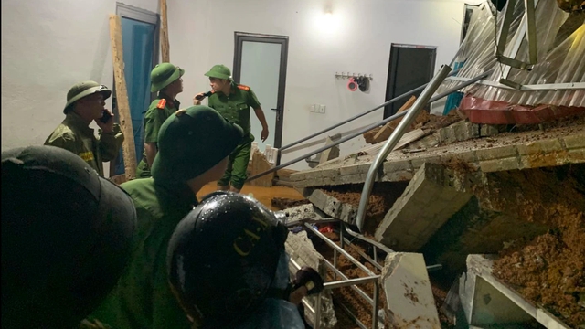 Ảnh hưởng bão số 5: Nước lên cao, phát lệnh báo động trên hàng loạt sông - Ảnh 2.