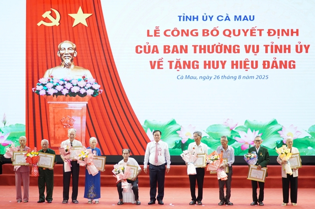 Cà Mau sau hợp nhất đặt mục tiêu bứt phá với 'bộ tứ trụ cột' - Ảnh 3. Cà Mau sau hợp nhất đặt mục tiêu bứt phá với 'bộ tứ trụ cột' - Ảnh 3.
