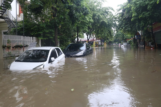 Trường hợp bảo hiểm không đền bù cho ô tô hư hỏng mùa mưa bão - Ảnh 2.