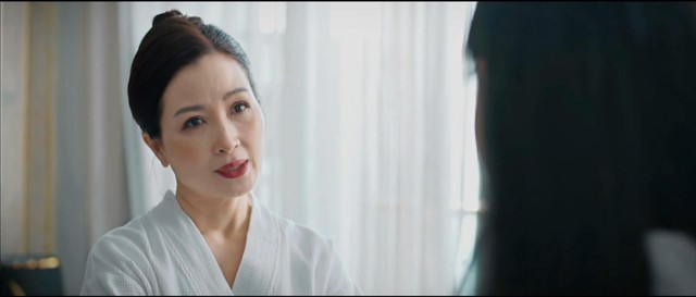 Khánh Huyền trở lại với vai bà Lý trong phim Gió ngang khoảng trời xanh - Ảnh 3. Khánh Huyền trở lại với vai bà Lý trong phim Gió ngang khoảng trời xanh - Ảnh 3.