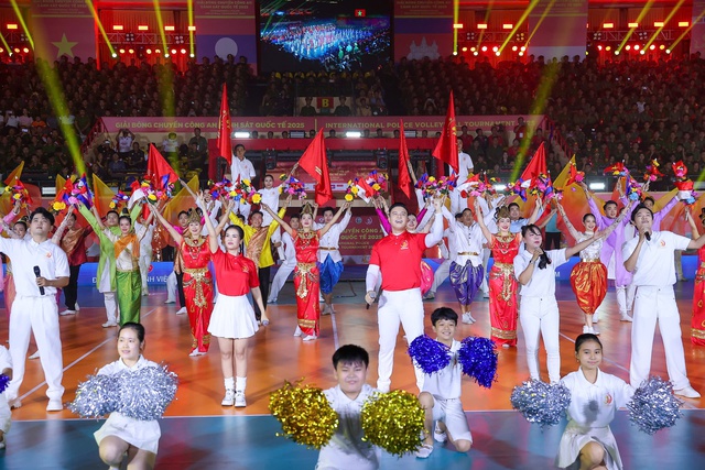 Giải b&oacute;ng chuyền C&ocirc;ng an, Cảnh s&aacute;t quốc tế: Bất ngờ từ loạt trận mở m&agrave;n- Ảnh 1.