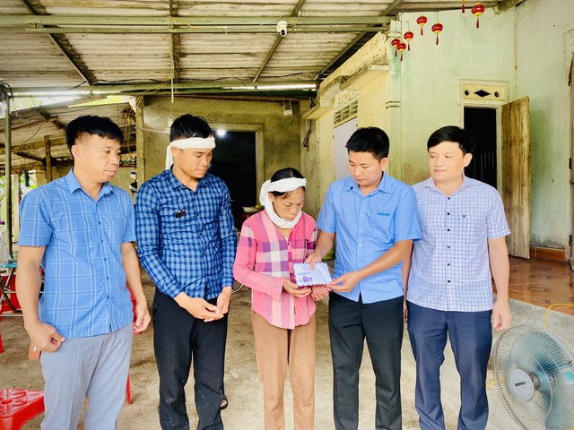 Hỗ trợ gia đình cụ Điền và những nỗi đau sau bão số 5 tại Ninh Bình - Ảnh 5. Hỗ trợ gia đình cụ Điền và những nỗi đau sau bão số 5 tại Ninh Bình - Ảnh 5.