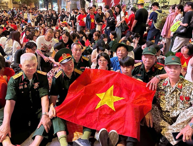 C&aacute;ch để xem diễu binh, diễu h&agrave;nh A80 một c&aacute;ch tốt nhất&hellip;  - Ảnh 2.